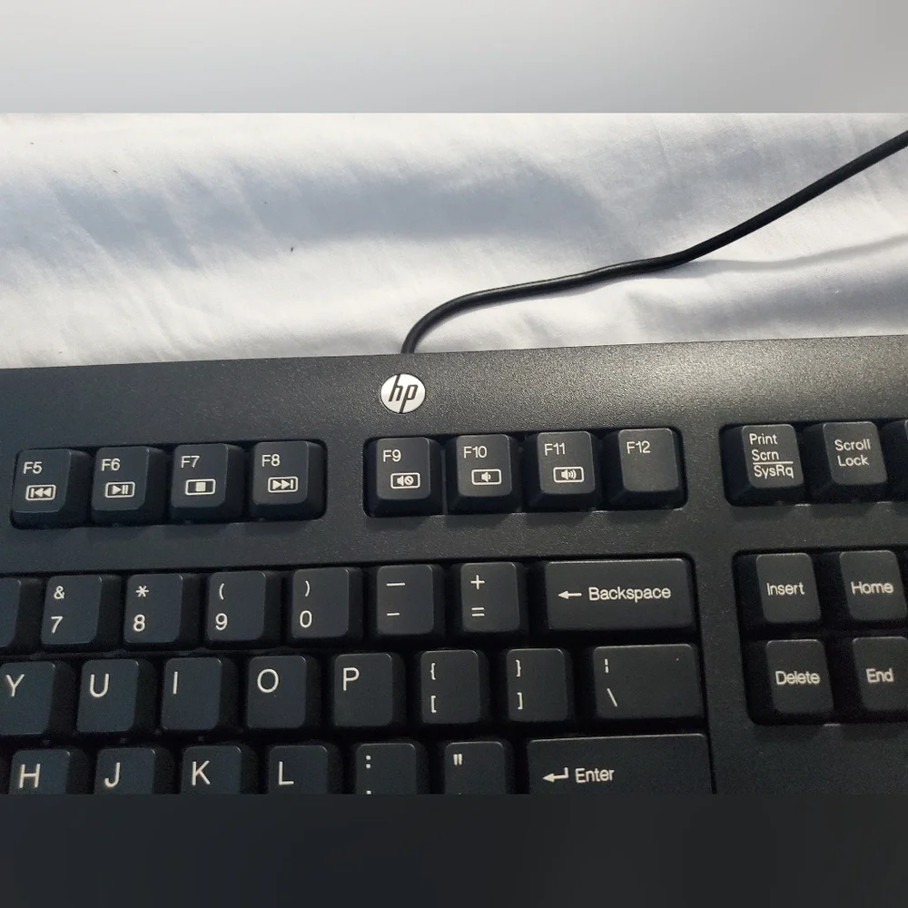 : Hewlett Packard HP Wired USB Keyboard model KU-1156 assy P/N: 672647-003 US